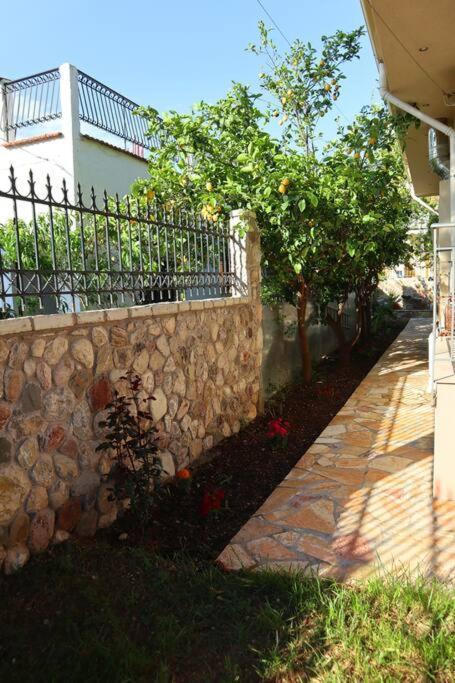 Cosy House In Agios Vasilios, Patras