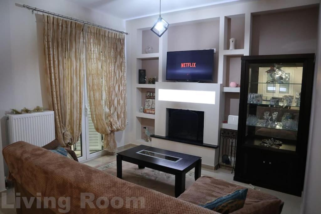 Cosy House In Agios Vasilios, Patras